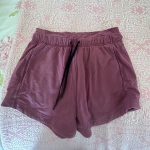 lululemon inner glow shorts size 6